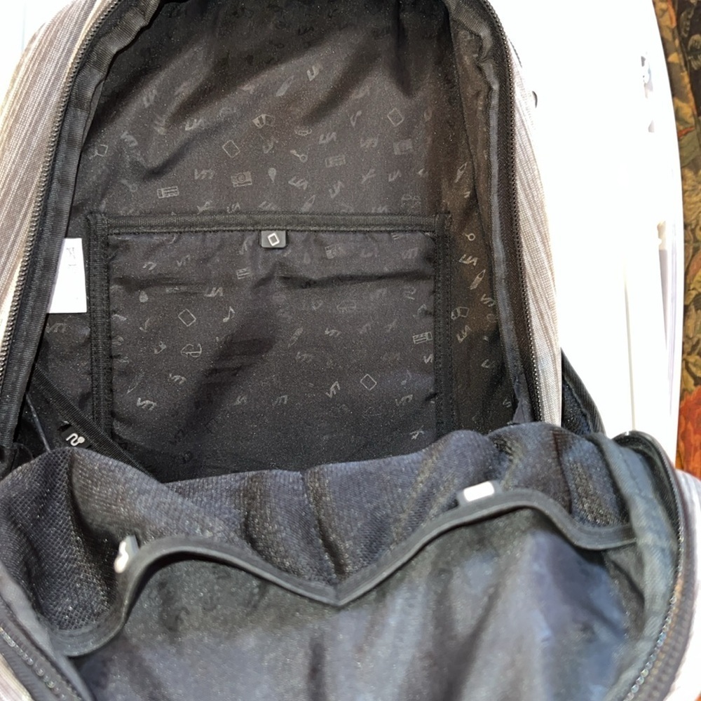 Veevan Backpack - Picture 7 of 8